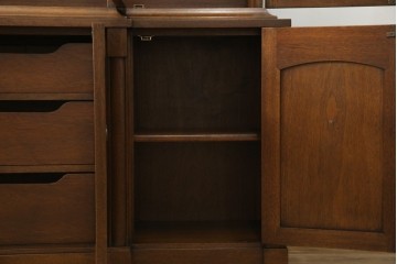 中古　美品　DREXEL HERITAGE(ドレクセルヘリテイジ)　クラシカルな佇まいが魅力的なキャビネット　(R-055087)