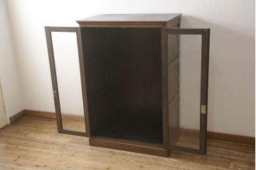 和製ビンテージ　ナラ材　神戸洋家具　店舗什器としてもおすすめのクラシカルな収納棚(戸棚、キャビネット、ワードローブ、ヴィンテージ)(R-055088)
