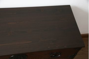 中古　岩谷堂箪笥　天板リメイク　趣きのある和を感じさせる渋い佇まいのチェスト(衣装箪笥、引き出し、和タンス、サイドボード)(R-055114)