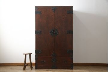 中古　岩谷堂箪笥　迫力ある木目と深みのある色合いが目を引く箪笥ワードローブ(洋服タンス、収納棚)(R-055115)