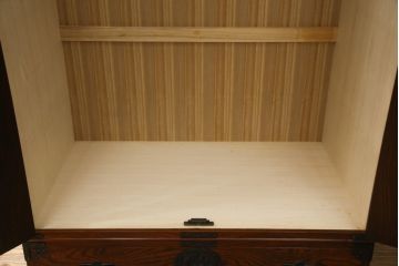 中古　岩谷堂箪笥　迫力ある木目と深みのある色合いが目を引く箪笥ワードローブ(洋服タンス、収納棚)(R-055115)