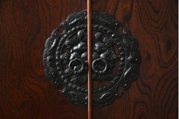 中古　岩谷堂箪笥　迫力ある木目と深みのある色合いが目を引く箪笥ワードローブ(洋服タンス、収納棚)(R-055115)