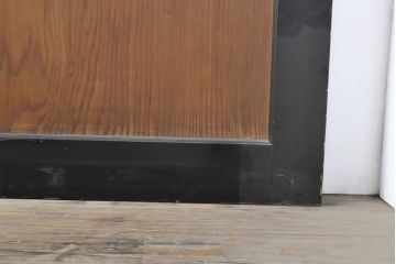 和製アンティーク　黒いお色が空間を引き締める杉材1枚板の板戸4枚セット(帯戸、引き戸、建具)(R-055124)