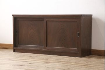和製アンティーク　古建具リメイク　ケヤキの引き戸がいい味を出しているサイドボード(戸棚、収納棚、テレビ台、ローボード)(R-055134)