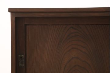 和製アンティーク　古建具リメイク　ケヤキの引き戸がいい味を出しているサイドボード(戸棚、収納棚、テレビ台、ローボード)(R-055134)
