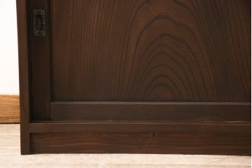 和製アンティーク　古建具リメイク　ケヤキの引き戸がいい味を出しているサイドボード(戸棚、収納棚、テレビ台、ローボード)(R-055134)
