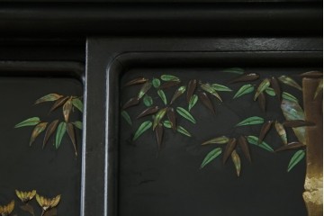 和製アンティーク　唐木　繊細な漆絵が美しい飾り棚　(R-055142)