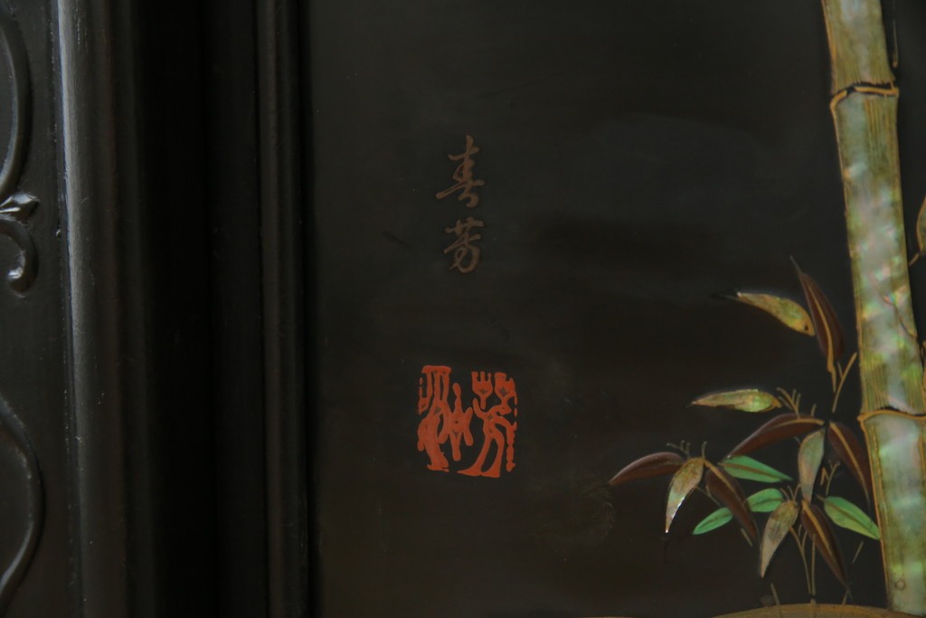 和製アンティーク　唐木　繊細な漆絵が美しい飾り棚　(R-055142)