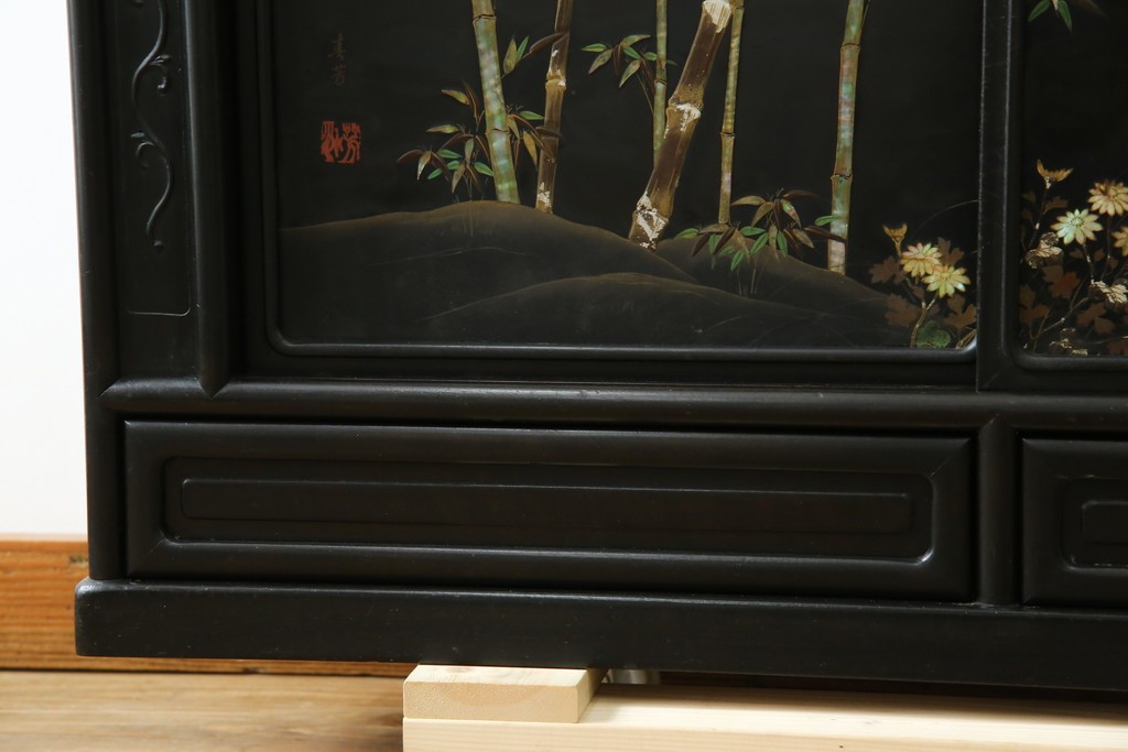 和製アンティーク　唐木　繊細な漆絵が美しい飾り棚　(R-055142)