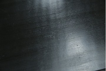 和製アンティーク　唐木　繊細な漆絵が美しい飾り棚　(R-055142)