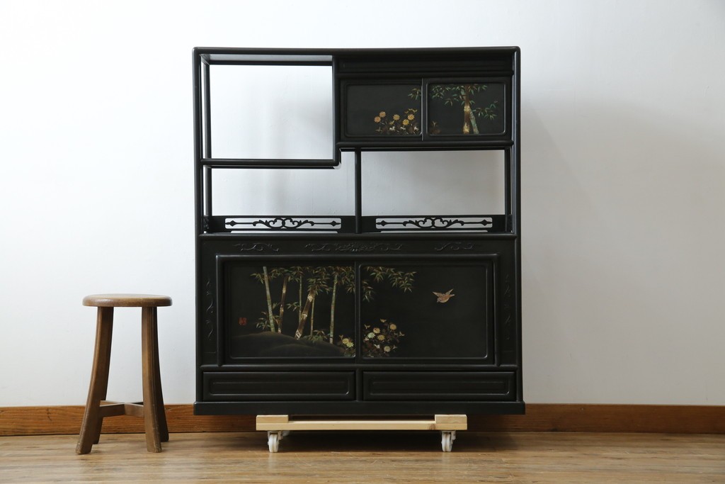 和製アンティーク　唐木　繊細な漆絵が美しい飾り棚　(R-055142)