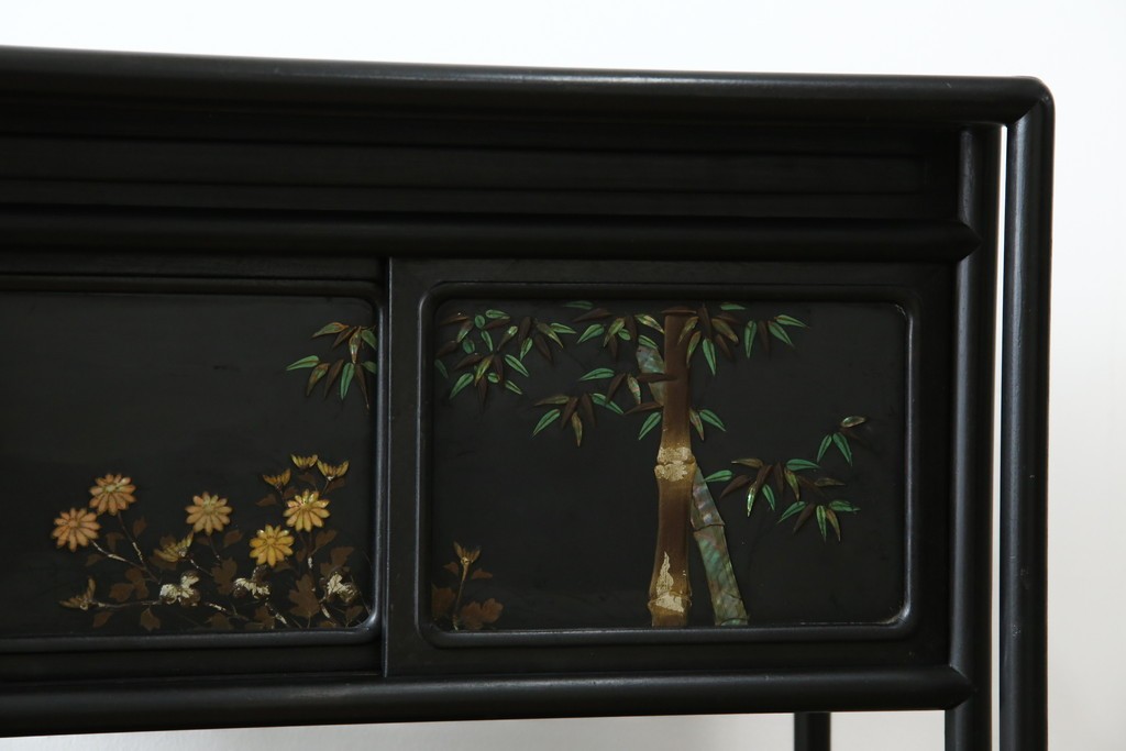 和製アンティーク　唐木　繊細な漆絵が美しい飾り棚　(R-055142)