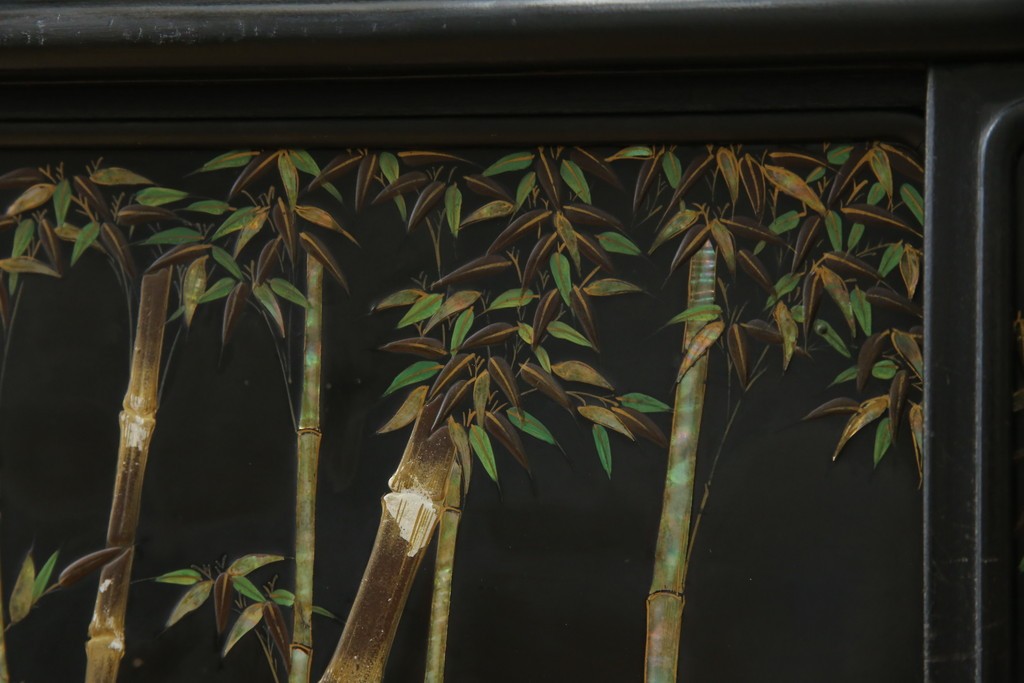 和製アンティーク　唐木　繊細な漆絵が美しい飾り棚　(R-055142)