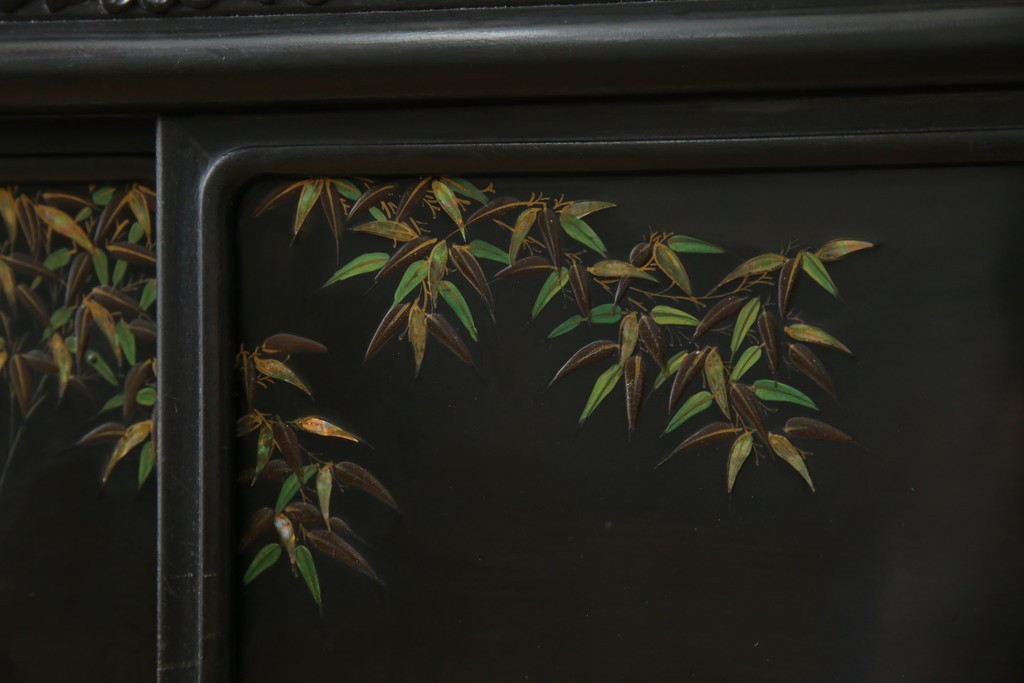 和製アンティーク　唐木　繊細な漆絵が美しい飾り棚　(R-055142)