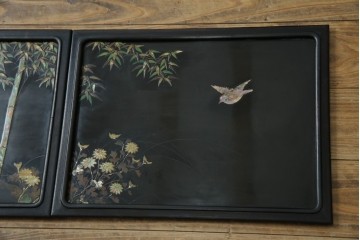 和製アンティーク　唐木　繊細な漆絵が美しい飾り棚　(R-055142)