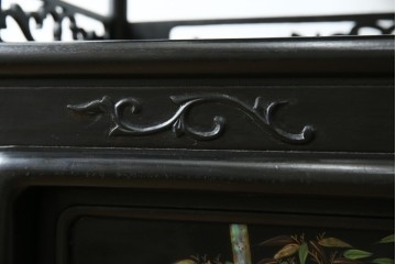 和製アンティーク　唐木　繊細な漆絵が美しい飾り棚　(R-055142)