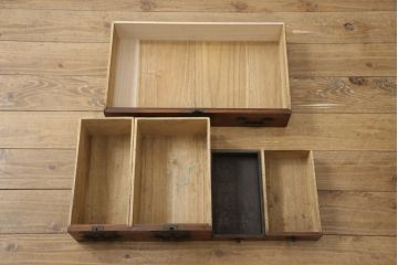 和製アンティーク　明治期　酒田産　総ケヤキ材　凝ったつくりの引手が重厚感を高める知工箪笥(船箪笥、帳場箪笥、時代箪笥、小物収納、卓上収納、引き出し、チェスト)(R-055144)