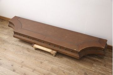 スペインビンテージ　本革　飾るものをより素敵に魅せてくれる飾り台(台座、展示台、飾り棚、ディスプレイ台、ヴィンテージ)(R-055148)