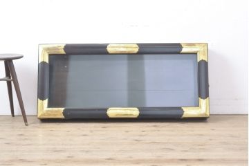 和製アンティーク　コレクションのディスプレイにおすすめ!ゴールドの装飾がアクセントになる壁掛けガラスケース(ショーケース、陳列ケース)(R-055159)