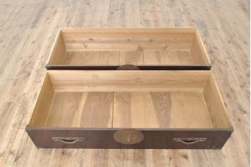 アンティーク家具　明治大正期　前面栗材　巾着と打ち出の小槌、宝尽くしの金具が魅力的な米沢箪笥(重ね箪笥、衣装箪笥、収納箪笥、引き出し)(R-055161)