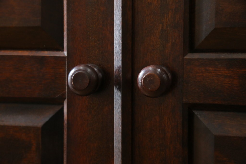 中古　美品　松本民芸家具　直線的なデザインがシックな印象を醸し出すD型和タンス　定価約67万円　(R-055196)