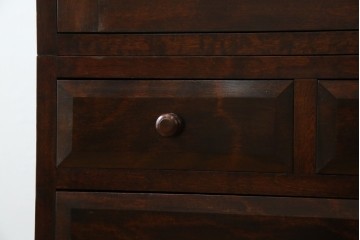 中古　美品　松本民芸家具　直線的なデザインがシックな印象を醸し出すD型和タンス　定価約67万円　(R-055196)