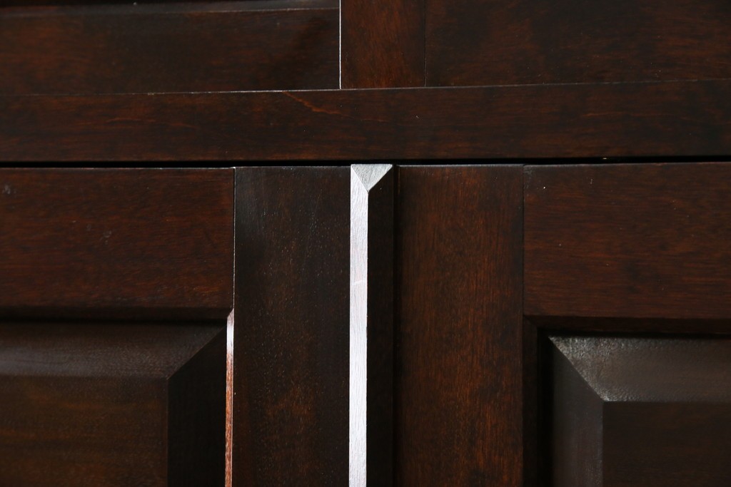 中古　美品　松本民芸家具　直線的なデザインがシックな印象を醸し出すD型和タンス　定価約67万円　(R-055196)