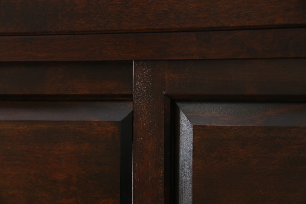 中古　美品　松本民芸家具　直線的なデザインがシックな印象を醸し出すD型和タンス　定価約67万円　(R-055196)