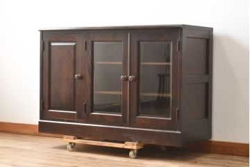 中古　北海道民芸家具　落ち着いた深みのある色合いが美しいサイドボード(キャビネット、戸棚、収納棚)(R-055199)