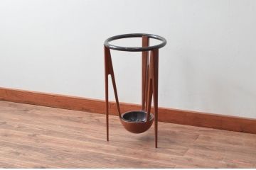 北欧ビンテージ　スタイリッシュなデザインが目を引く傘立て(カサ立て、スタンド、ヴィンテージ)(R-055203)