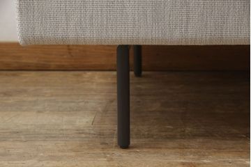 中古　展示極美品　2020年3月購入　IDEE(イデー)　DIVANCO(ディヴァンコ)　スタイリッシュなデザインが魅力の3人掛けソファ+オットマンセット(3Pソファ、三人掛けソファ)(定価約42万円)(R-055221)