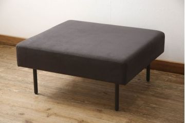 中古　展示極美品　2020年3月購入　IDEE(イデー)　DIVANCO(ディヴァンコ)　スタイリッシュなデザインが魅力の3人掛けソファ+オットマンセット(3Pソファ、三人掛けソファ)(定価約42万円)(R-055221)