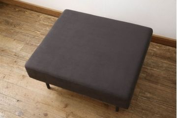 中古　展示極美品　2020年3月購入　IDEE(イデー)　DIVANCO(ディヴァンコ)　スタイリッシュなデザインが魅力の3人掛けソファ+オットマンセット(3Pソファ、三人掛けソファ)(定価約42万円)(R-055221)