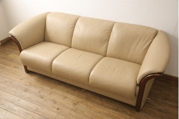 中古　美品　EKORNES(エコーネス)　Manhattan(マンハッタン)　本革　上質なくつろぎの空間づくりにおすすめの3人掛けソファ(レザー、三人掛けソファ、3Pソファ)(定価約43万円)(R-055222)