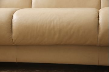中古　美品　EKORNES(エコーネス)　Manhattan(マンハッタン)　本革　上質なくつろぎの空間づくりにおすすめの3人掛けソファ(レザー、三人掛けソファ、3Pソファ)(定価約43万円)(R-055222)