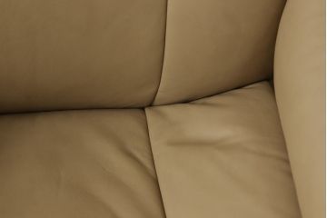 中古　美品　EKORNES(エコーネス)　Mayfair(メイフェア)　本革　極上のくつろぎの時間を演出するストレスレスチェア(M)+オットマンセット(アームチェア、リクライニングチェア、椅子、レザー)(定価約30万円)(R-055223)