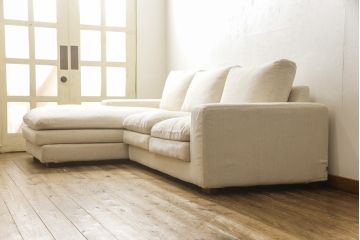 中古　美品　ACTUS(アクタス)　トリノ(TORINO)　フェザークッション　ゆったりとしたくつろぎの空間を演出するカウチソファ(3人掛けソファ、三人掛け)(定価約33万円)(R-055224)