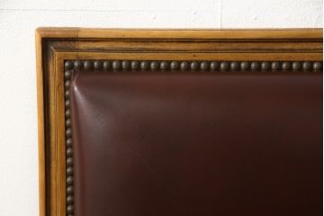 イタリアビンテージ　本革　クラシカルな雰囲気漂う1人掛けソファ(一人掛けソファ、アームチェア、ヴィンテージ(R-055228)