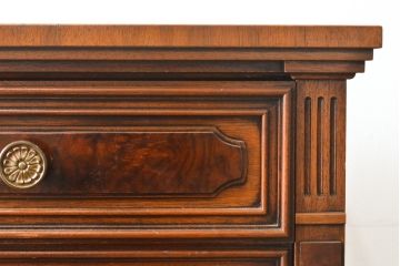 中古　美品　DREXEL HERITAGE(ドレクセルヘリテイジ)　FRANCESCA(フランチェスカ)シリーズ　優美な佇まいのランジェリーチェスト(引き出し、サイドチェスト、縦型チェスト)(R-055249)