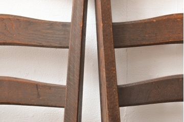 中古　永田良介商店　神戸洋家具　落ち着きのあるシックな佇まいが魅力のラダー型食堂椅子2脚セット(ダイニングチェア、ラダーバックチェア、ワークチェア、椅子)(R-055250)