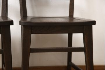 中古　永田良介商店　神戸洋家具　落ち着きのあるシックな佇まいが魅力のラダー型食堂椅子2脚セット(ダイニングチェア、ラダーバックチェア、ワークチェア、椅子)(R-055251)