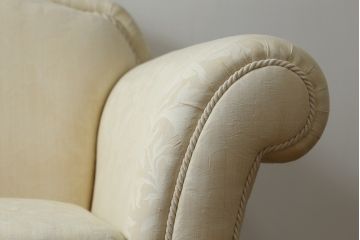 中古　展示品　超美品　最高級!　サァラ麻布取り扱い　bedding　POLTRONA　エレガントな1人掛けソファ(定価約110万円)(R-055252)