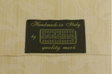 中古　展示品　超美品　最高級!　サァラ麻布取り扱い　bedding　POLTRONA　エレガントな1人掛けソファ(定価約110万円)(R-055252)