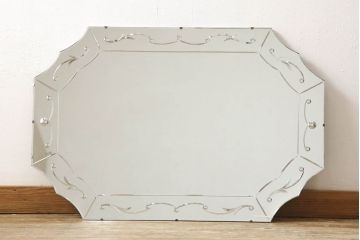 イギリスアンティーク　フレームのないデザインがスタイリッシュなミラー(鏡)(R-055256)