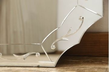 イギリスアンティーク　フレームのないデザインがスタイリッシュなミラー(鏡)(R-055256)