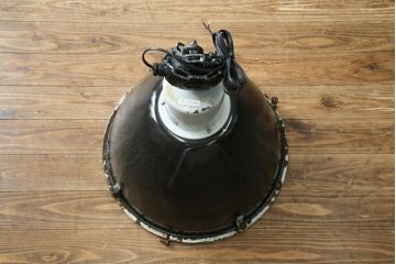 アンティーク照明　ヨーロッパ　特大　インダストリアルな空間を演出する工業用アイアン照明(天井照明、シェード、吊り下げ照明)(R-055262)