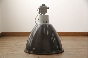 アンティーク照明　ヨーロッパ　特大　インダストリアルな空間を演出する工業用アイアン照明(天井照明、シェード、吊り下げ照明)(R-055263)