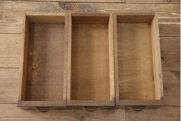 昭和レトロ　店舗什器にもおすすめ!!小物収納にうってつけのネームプレート付き引き出し60杯(チェスト、ドロワー、サイドチェスト)(R-055265)