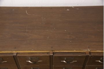 昭和レトロ　店舗什器にもおすすめ!!小物収納にうってつけのネームプレート付き引き出し60杯(チェスト、ドロワー、サイドチェスト)(R-055265)