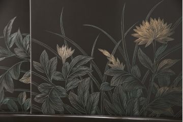 中古　美品　モリシゲ(MORISHIGE/森繁)　漆絵　繊細な絵柄が上品な雰囲気を醸し出す和棚(飾り棚、戸棚、茶棚)(R-055266)